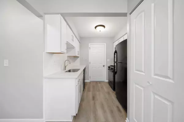 1033 E Tulip Way, Palatine, IL 60074