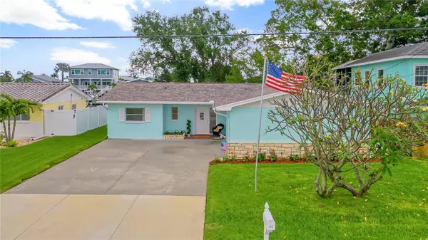 529 CRYSTAL DR, Madeira Beach, FL 33708