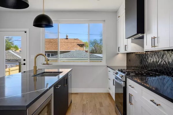 2529 W Lexington ST, Chicago, IL 60612