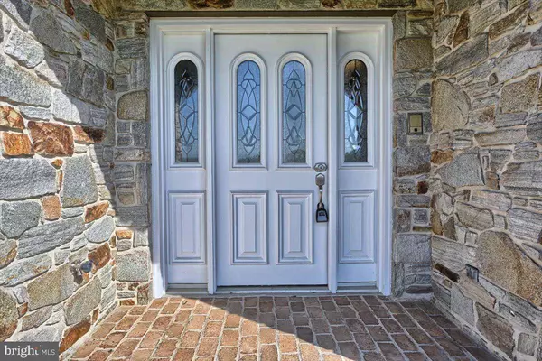 70 VISTA DR, Red Lion, PA 17356