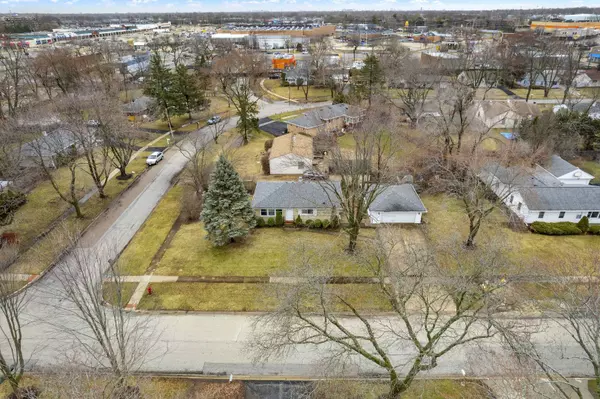 1033 E Tulip Way, Palatine, IL 60074