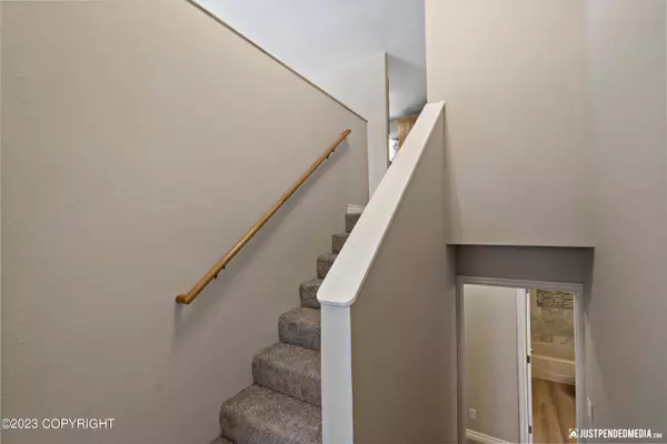 11915 WILDERNESS DR, Anchorage, AK 99516