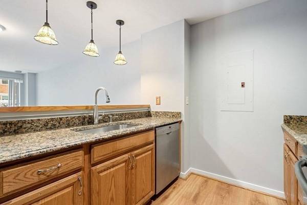 173 Oak Street #G2, Newton, MA 02464