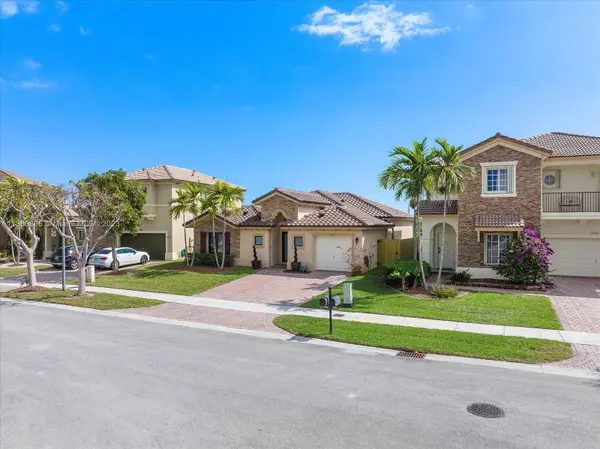 22061 SW 87th Pl, Cutler Bay, FL 33190