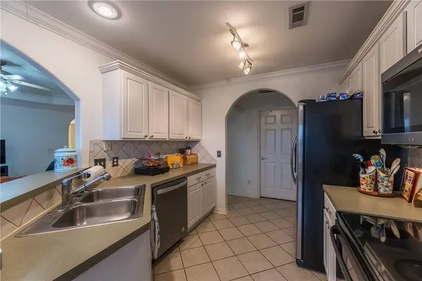 140 Fox Run Circle, Centerton, AR 72719