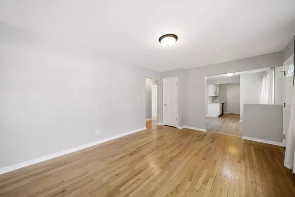 1033 E Tulip Way, Palatine, IL 60074