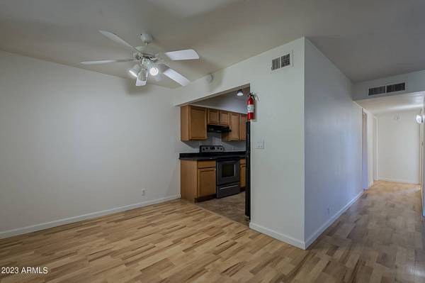 1702 W TUCKEY Lane #218, Phoenix, AZ 85015