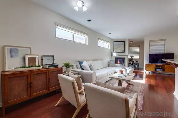 1365 Hornblend St, San Diego, CA 92109