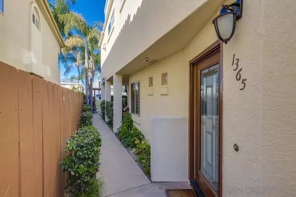 1365 Hornblend St, San Diego, CA 92109