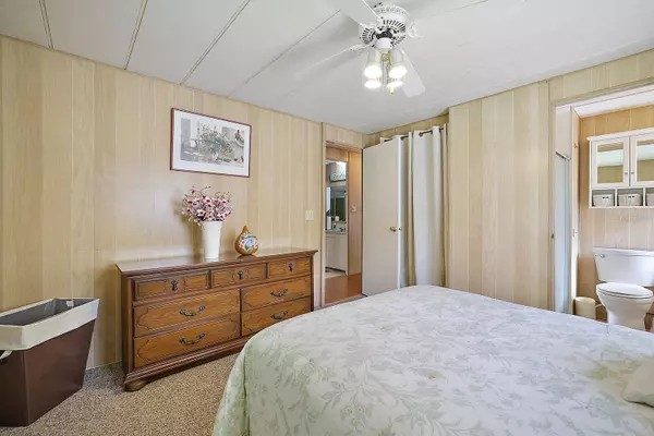 13 COCOS PLUMOSA DR #A, Eustis, FL 32726