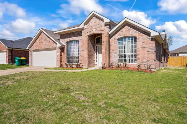 1007 Streamside Drive, Cedar Hill, TX 75104