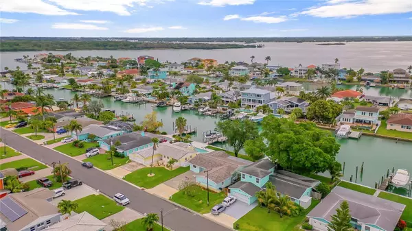 529 CRYSTAL DR, Madeira Beach, FL 33708