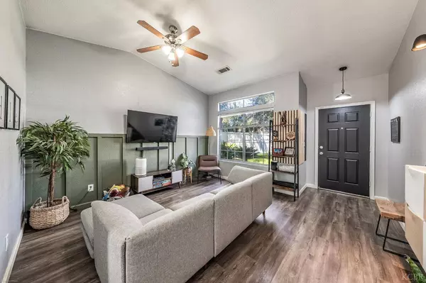 879 Pasteur Street, Hanford, CA 93230