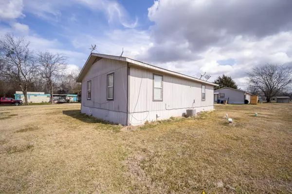546 Smith Circle, Point, TX 75472