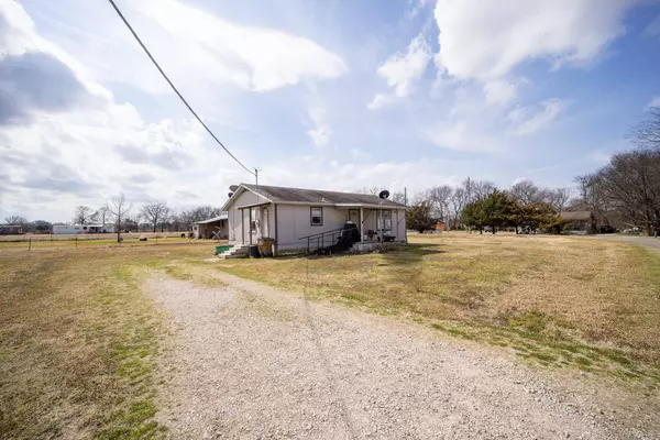 546 Smith Circle, Point, TX 75472