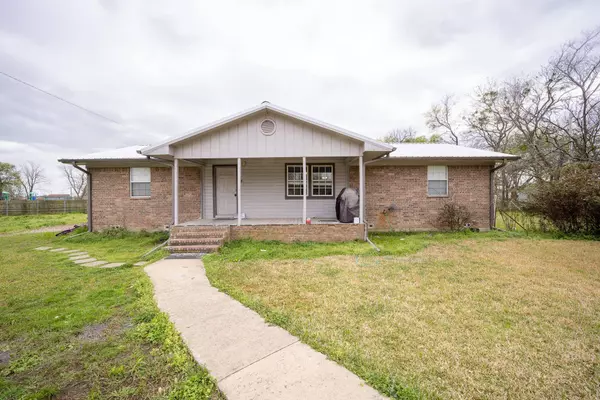 236 Circle Drive, Point, TX 75472
