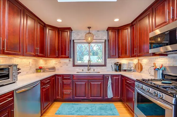 3208 Aalseth Ln, Dunn, WI 53589