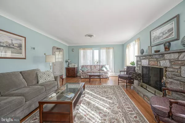 8042 ALBION ST, Philadelphia, PA 19136