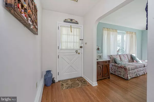 8042 ALBION ST, Philadelphia, PA 19136