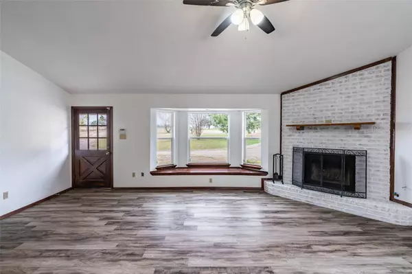 3836 Rs County Road 1605, Lone Oak, TX 75453