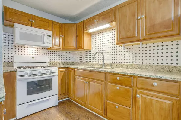 4906 Dalevale Court, Fort Worth, TX 76135