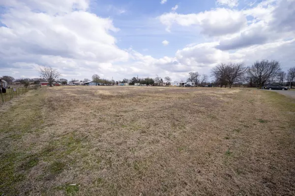 300 Smith Circle, Point, TX 75472