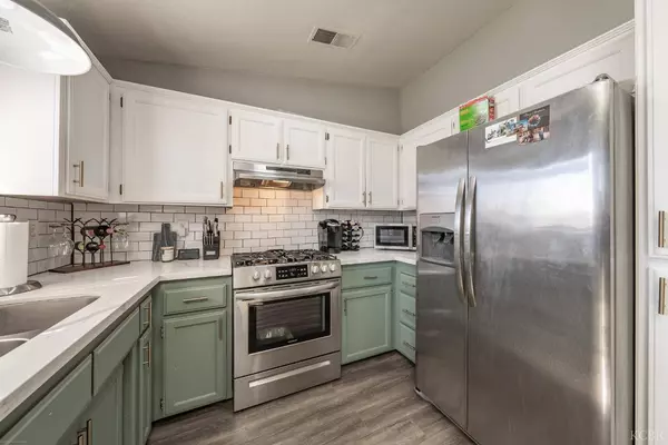 879 Pasteur Street, Hanford, CA 93230