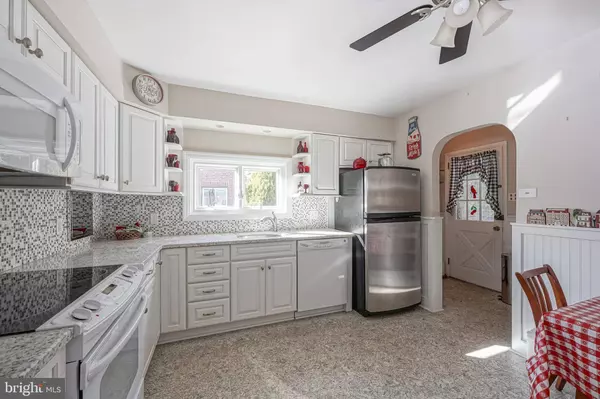 8042 ALBION ST, Philadelphia, PA 19136