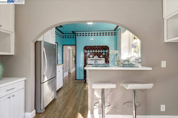 3631 Lyon, Oakland, CA 94601