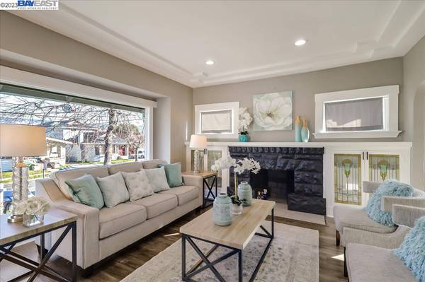 3631 Lyon, Oakland, CA 94601