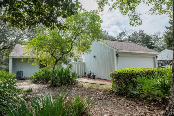 900 Bay Drive  #APT 54, Niceville, FL 32578