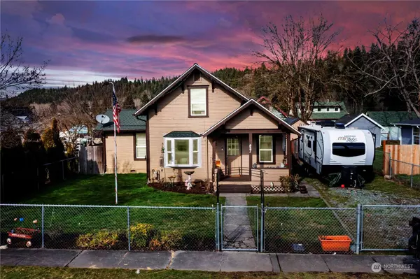 421 Hardefeldt ST SE, Orting, WA 98360