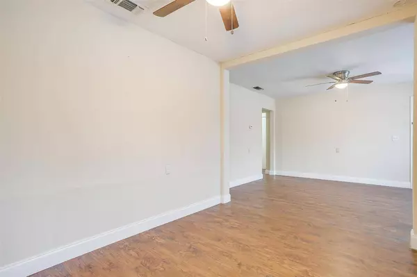 4906 Dalevale Court, Fort Worth, TX 76135