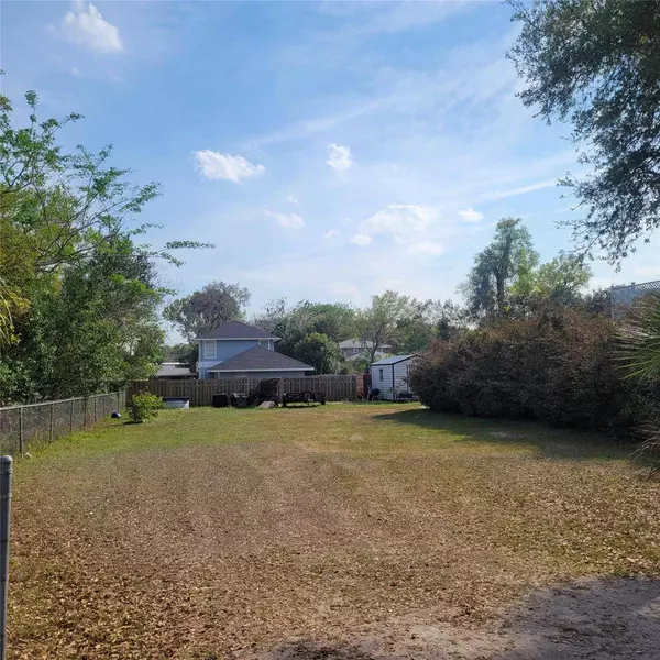 W OAKDALE AVE, Deland, FL 32720