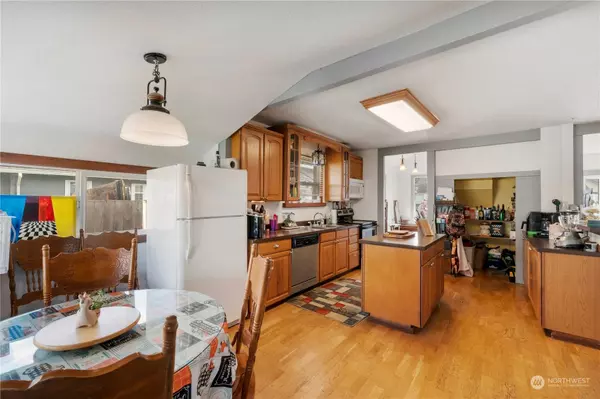 421 Hardefeldt ST SE, Orting, WA 98360