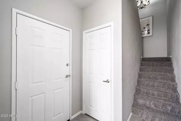 7401 W ARROWHEAD CLUBHOUSE Drive #2065, Glendale, AZ 85308