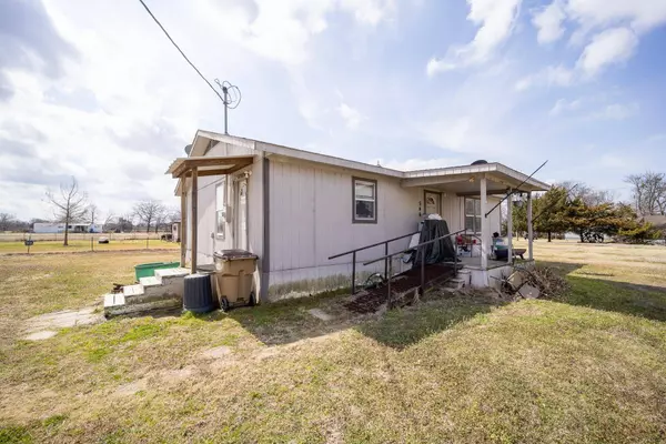 546 Smith Circle, Point, TX 75472