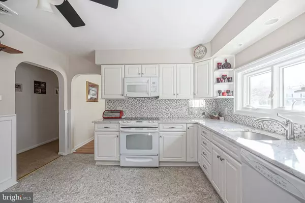 8042 ALBION ST, Philadelphia, PA 19136