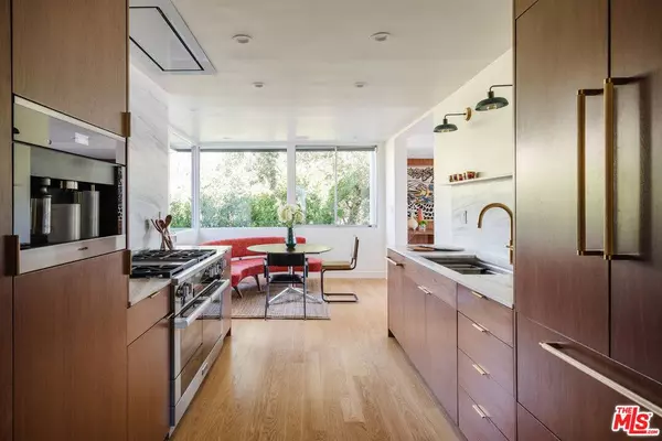 1155 Sunset Hills Rd, Los Angeles, CA 90069