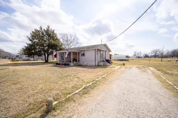 544 Smith Circle, Point, TX 75472
