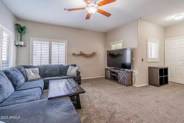 7401 W ARROWHEAD CLUBHOUSE Drive #2065, Glendale, AZ 85308