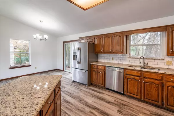 3836 Rs County Road 1605, Lone Oak, TX 75453