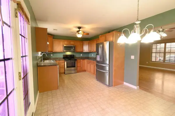 109 Crossing View DR, Berea, KY 40403