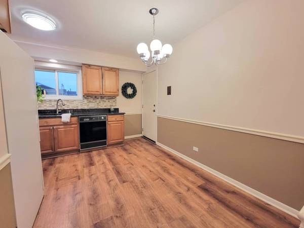 127 W Brandon CT #21D, Palatine, IL 60067