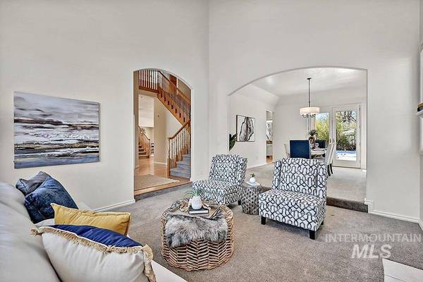 2711 N Lakeharbor Ln, Boise, ID 83703