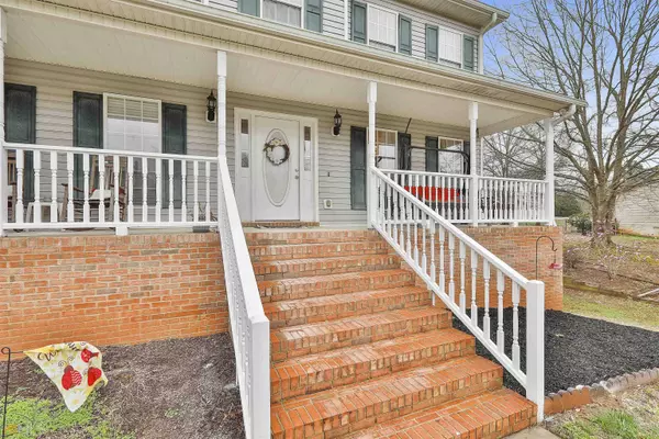 132 Cardell Farms Rd, Locust Grove, GA 30248