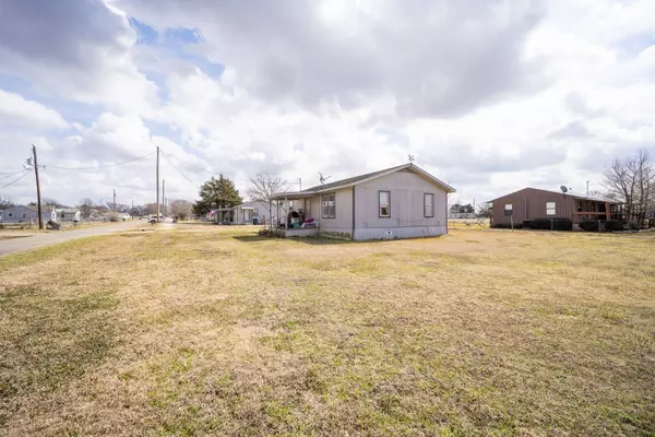 546 Smith Circle, Point, TX 75472