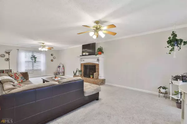 132 Cardell Farms Rd, Locust Grove, GA 30248