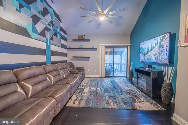 319 BYRON CT, Sicklerville, NJ 08081