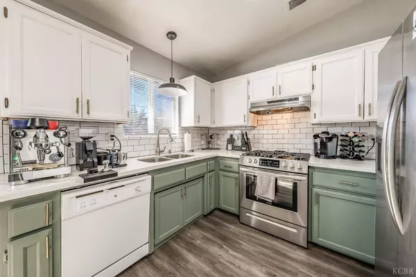 879 Pasteur Street, Hanford, CA 93230